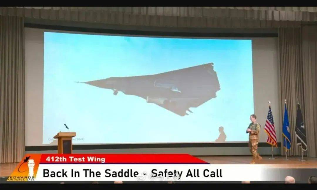 皇冠体育网址_美空军准将承认:解放军是有史以来规模最大、最现代化的军队皇冠体育网址,六代机领先西方