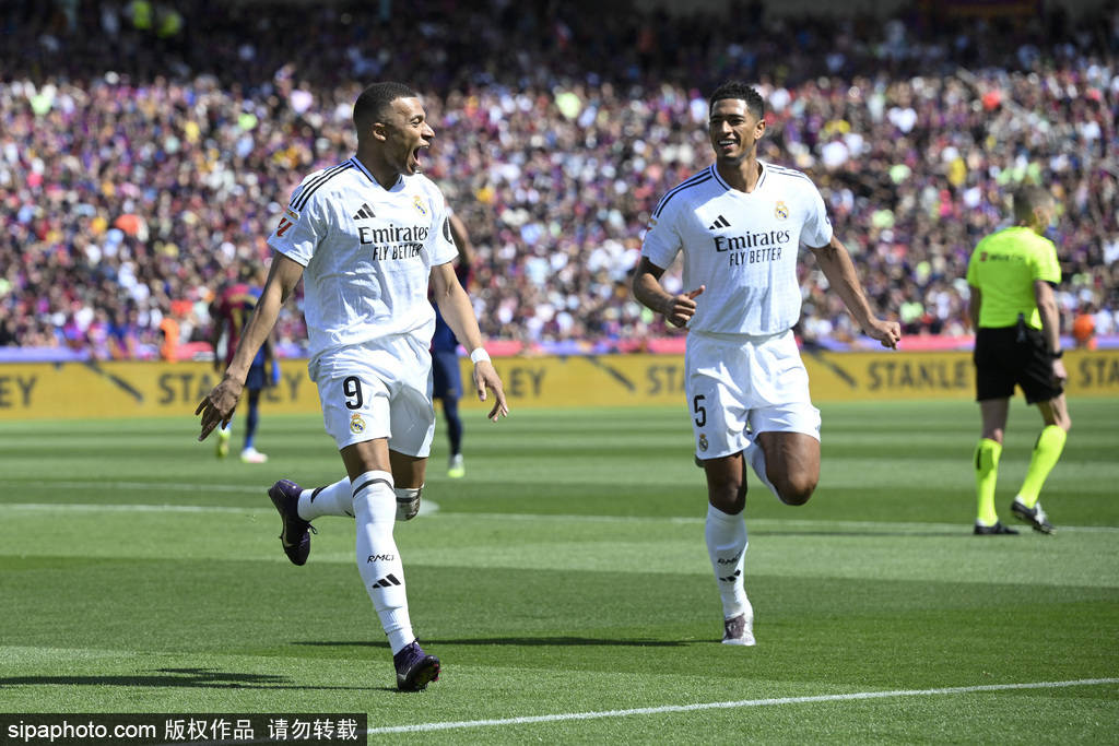 皇冠体育App下载
_赛季四杀皇冠体育App下载
!西甲-姆巴佩戴帽拉菲2球 巴萨4-3皇马7分领跑