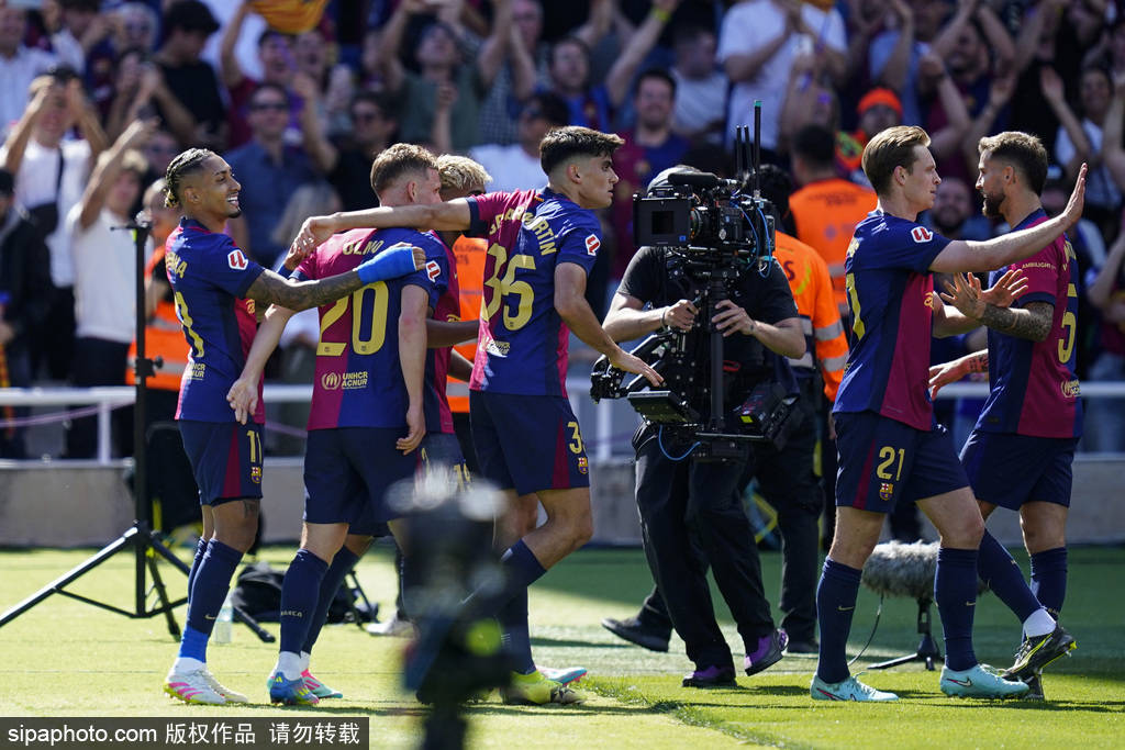 皇冠体育App下载
_赛季四杀皇冠体育App下载
!西甲-姆巴佩戴帽拉菲2球 巴萨4-3皇马7分领跑