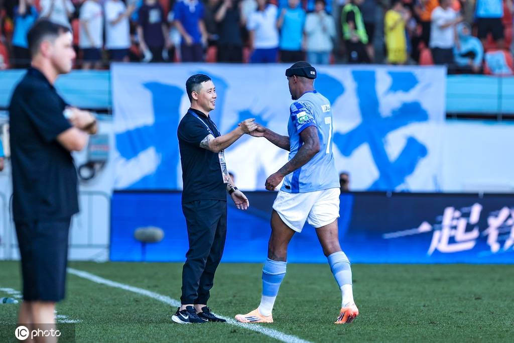 皇冠登3平台出租_落后榜首9分皇冠登3平台出租!中超-张玉宁破门难救主 国安爆冷1-2深圳