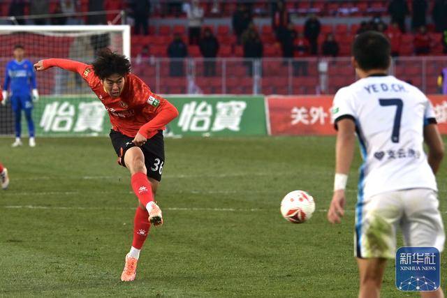 皇冠信用網怎么租
_中甲：辽宁铁人队冲超成功